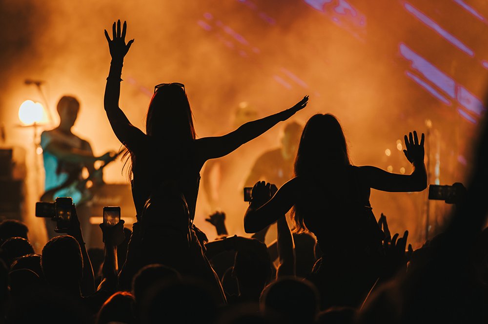 Acumular-puntos-o-millas-para-volar-en-conciertos-tours-translados-mas-alla-de-usar-tus-tarjetas-de-credito