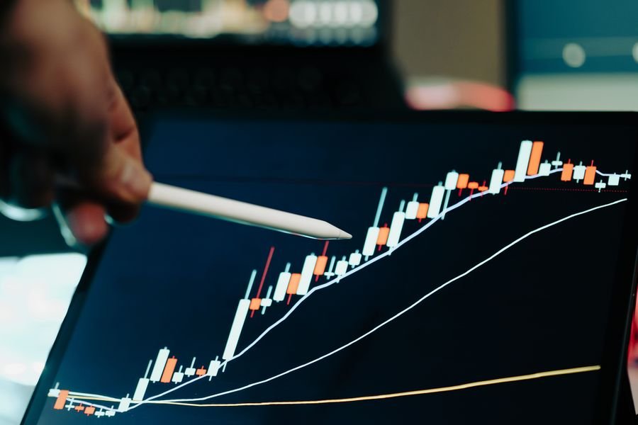 Gráfica de crecimiento financiero que refleja el objetivo de aumentar tu línea de crédito
