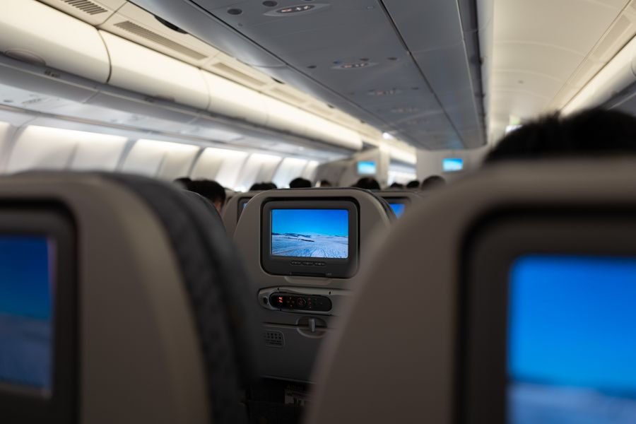 acumular puntos de aerolínea sin volar - pantalla de entretenimiento en vuelo