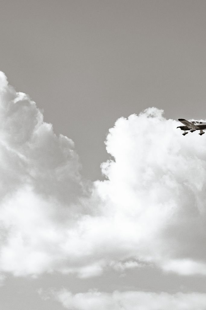 rastrear vuelos en tiempo real con Flightradar24 - avión en el cielo