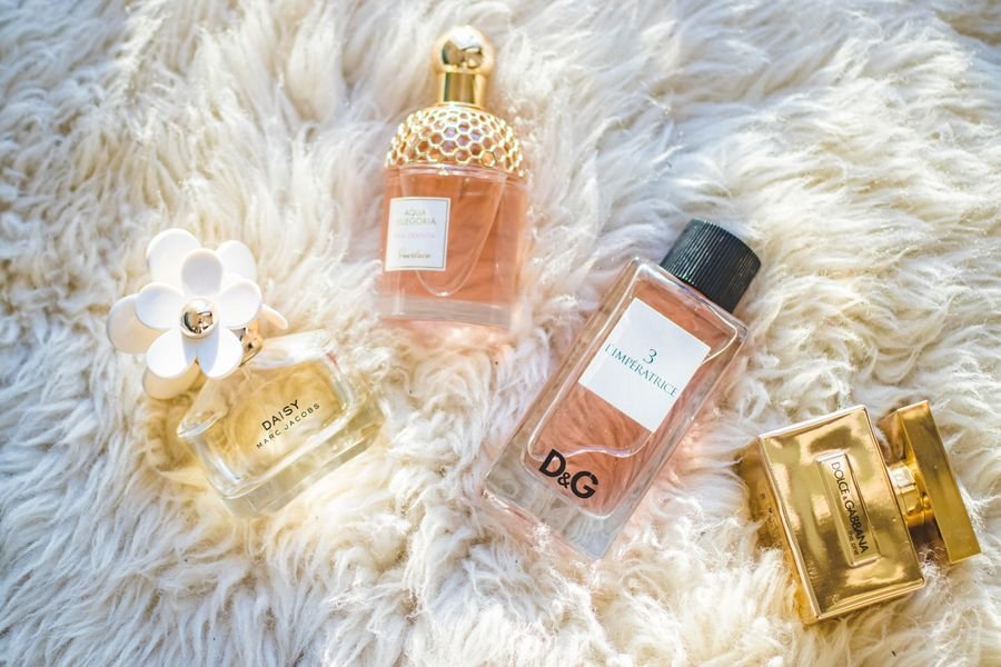 perfumes en el duty free: compras que suman Avios y puntos de aerolínea