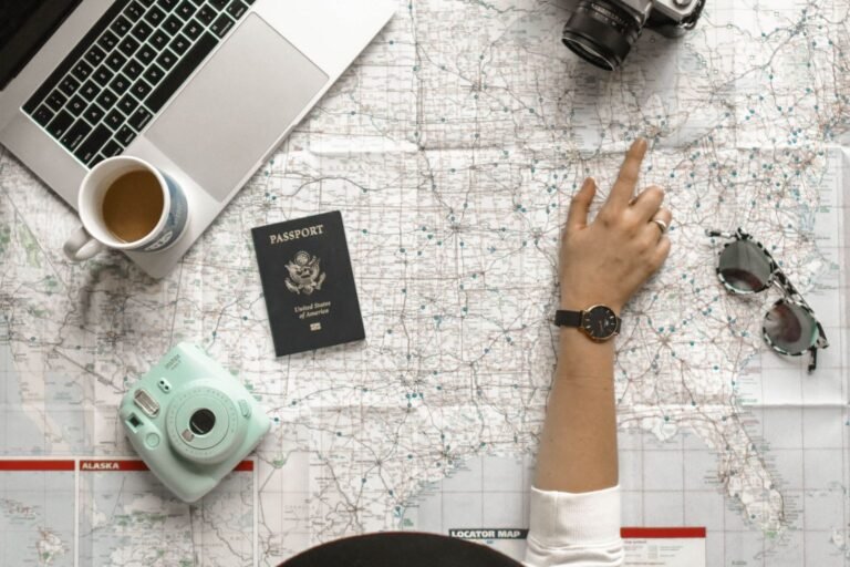 Google Maps offline - planeando un viaje con mapa, pasaporte y cámara