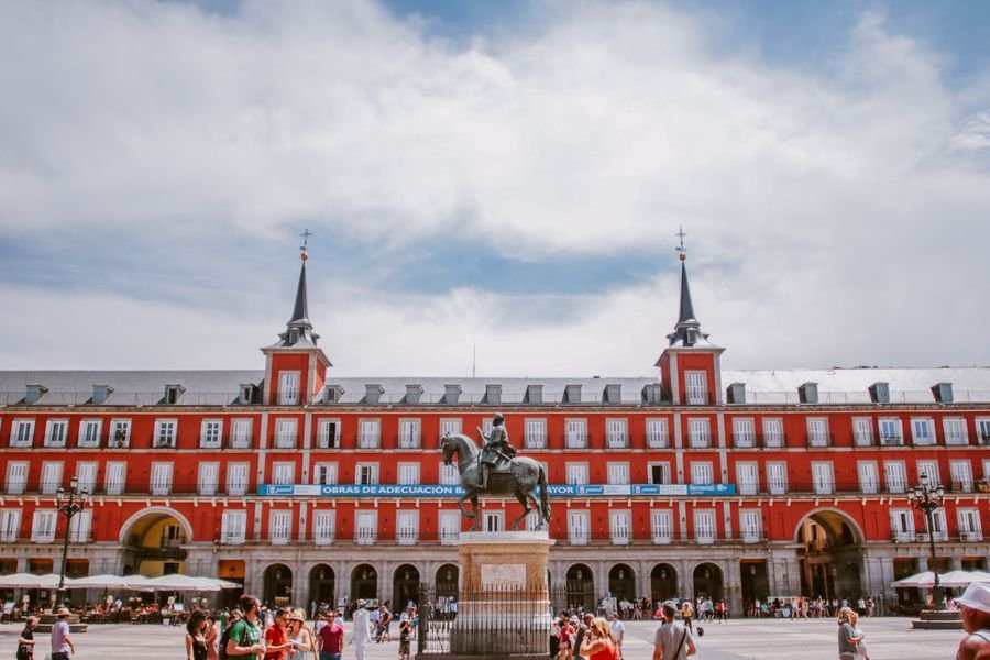 Plaza Mayor de Madrid, el destino perfecto para volar a Europa con puntos Iberia