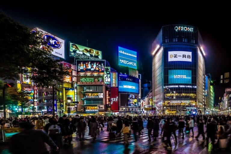 volar de Los Ángeles a Japón con Japan Airlines - cruce de Shibuya en Tokio