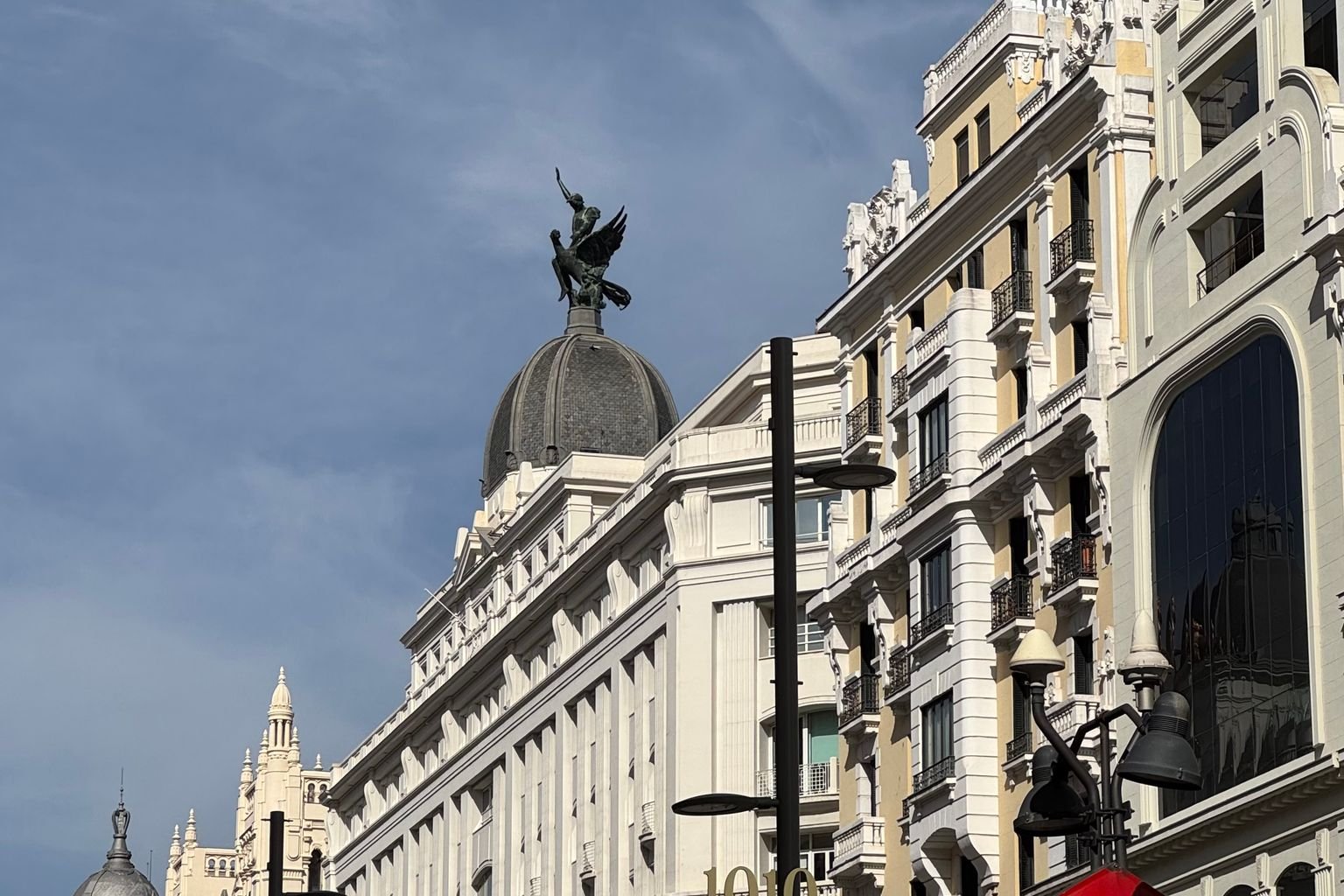 vuelo Querétaro Madrid con Iberojet - Gran Vía de Madrid
