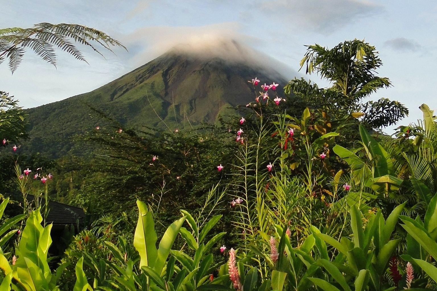 vuelos Monterrey Costa Rica - volcán Arenal