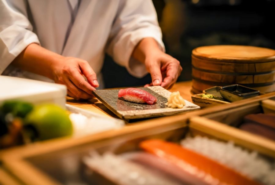 Barra de sushi del Salón Premier: la experiencia gastronómica que ahora se reserva a menos viajeros