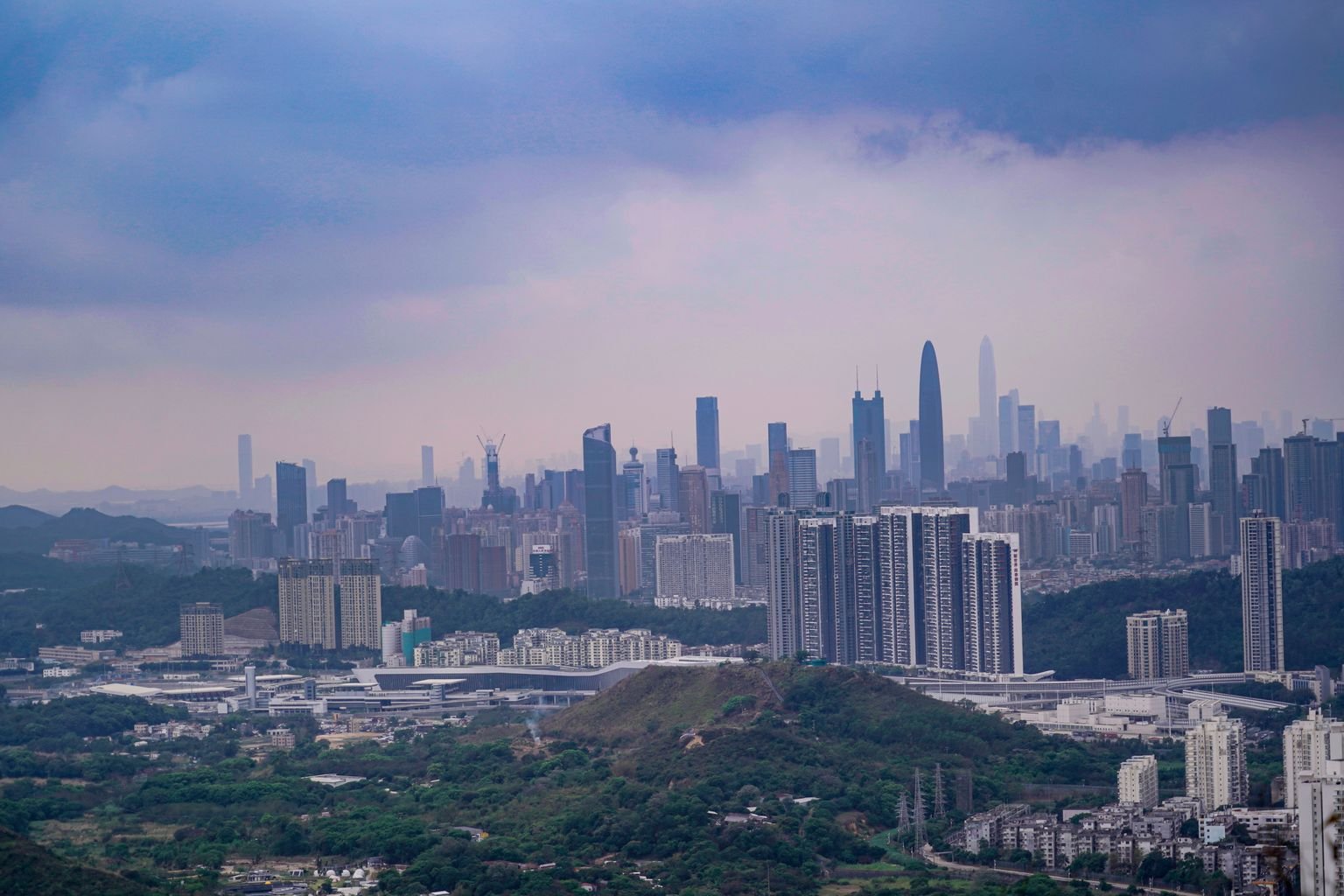 volar a China con puntos - skyline de Shenzhen visto desde las alturas